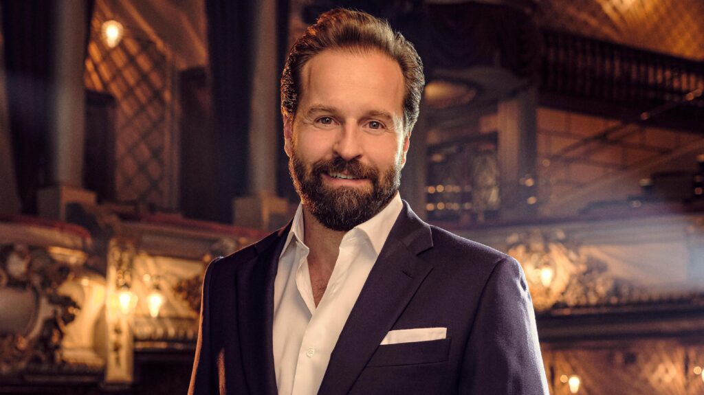 ALFIE BOE JOINS DAME VERA LYNN & WEST END STARS FOR WE’LL MEET AGAIN VIDEO